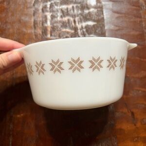 Pyrex | Town and Country Round Casserole Dish